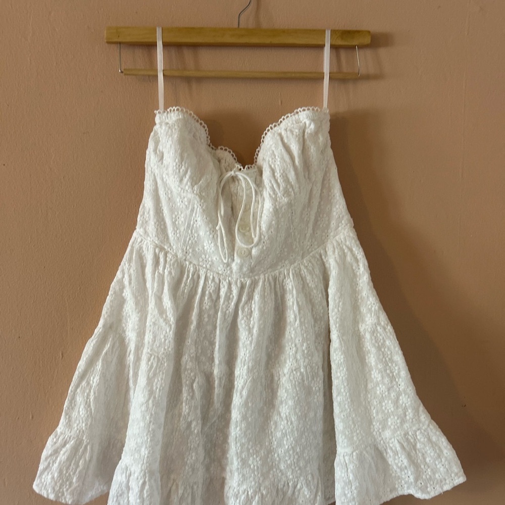 🤍 Sabo Skirt White Lace Strapless Dress | Flowy & Feminine